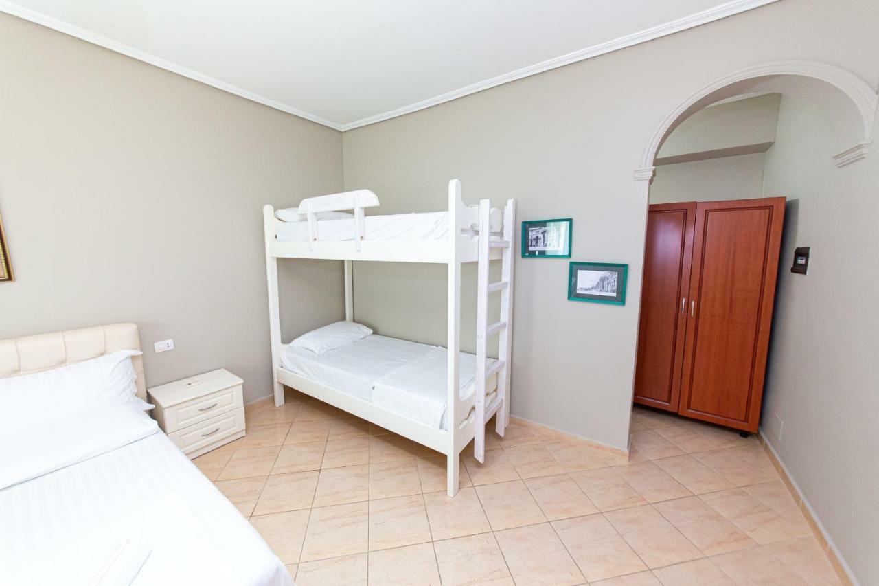 Hotel Roi Radhime Luaran gambar